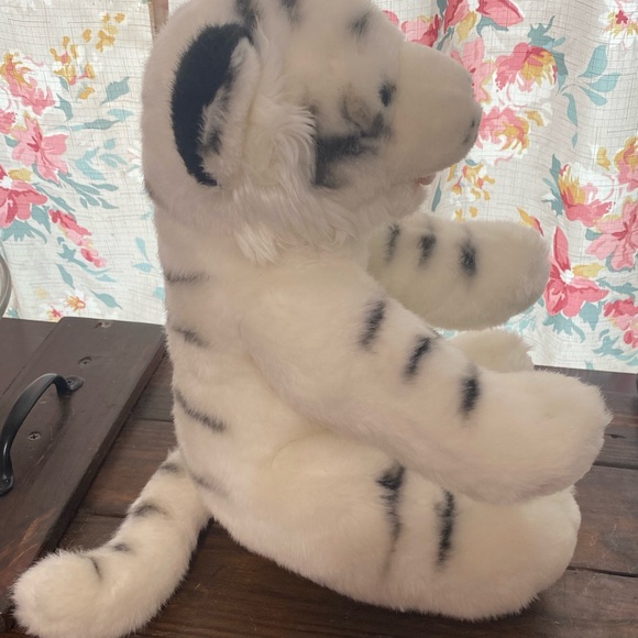 Build-A-Bear Retired 2011 Siberian White Striped Tiger Plush - Picture 3 of 5